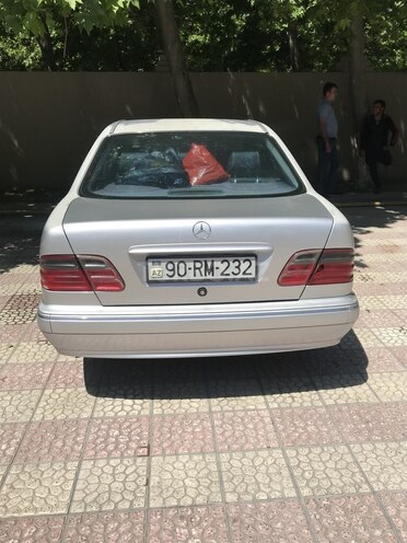 Mercedes E 240 2000, 273,476 km - 2.4 l - Bakı
