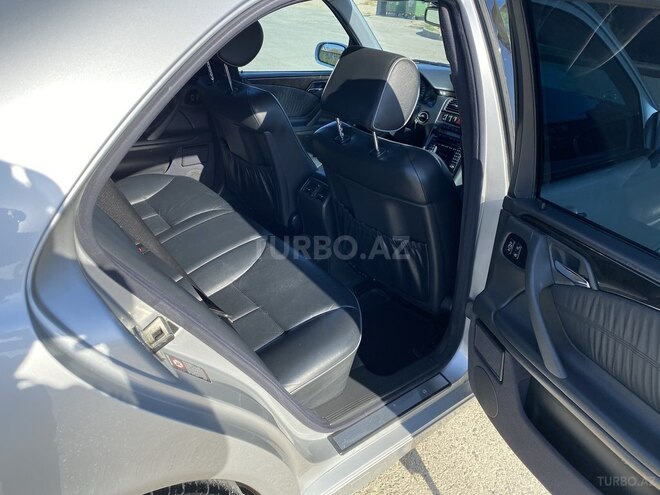 Mercedes E 320 2001, 211,000 km - 3.2 l - Bakı