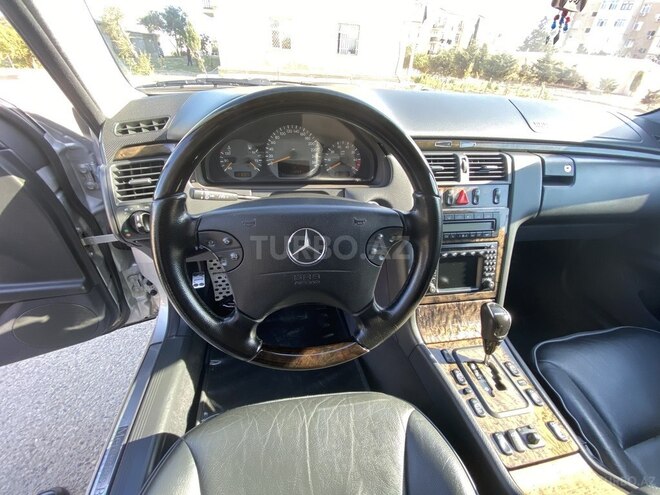 Mercedes E 320 2001, 211,000 km - 3.2 l - Bakı