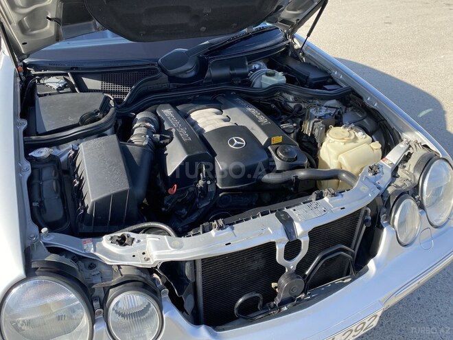 Mercedes E 320 2001, 211,000 km - 3.2 l - Bakı