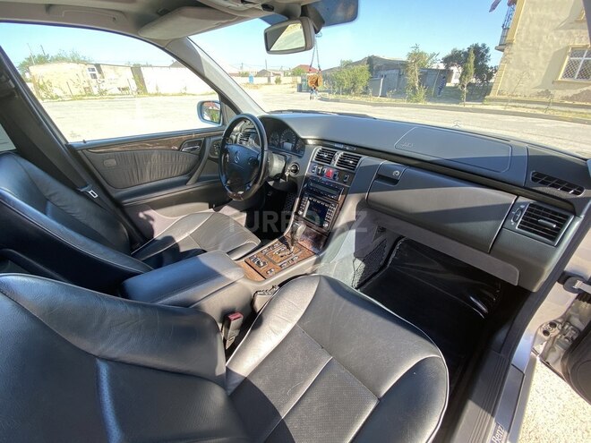Mercedes E 320 2001, 211,000 km - 3.2 l - Bakı