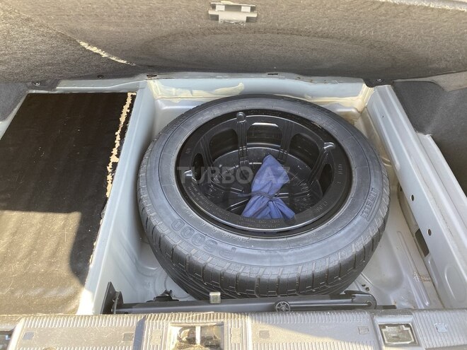 Mercedes E 320 2001, 211,000 km - 3.2 l - Bakı