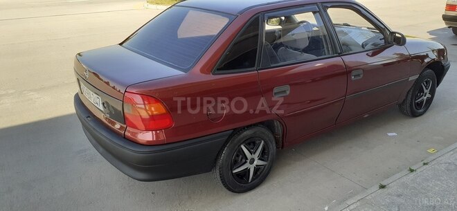 Opel Astra 1994, 215,486 km - 1.6 l - Bakı