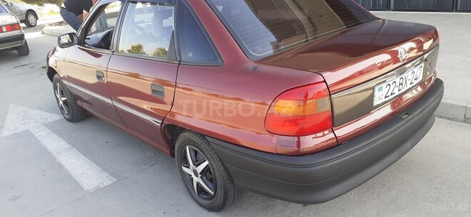Opel Astra 1994, 215,486 km - 1.6 l - Bakı