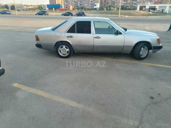 Mercedes E 200 1990, 255,600 km - 2.0 l - Bakı