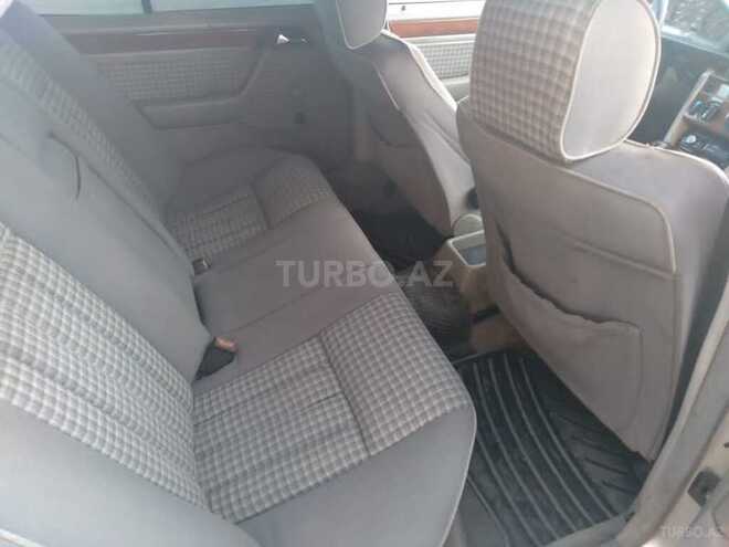 Mercedes E 200 1990, 255,600 km - 2.0 l - Bakı