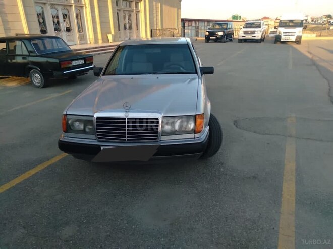 Mercedes E 200 1990, 255,600 km - 2.0 l - Bakı