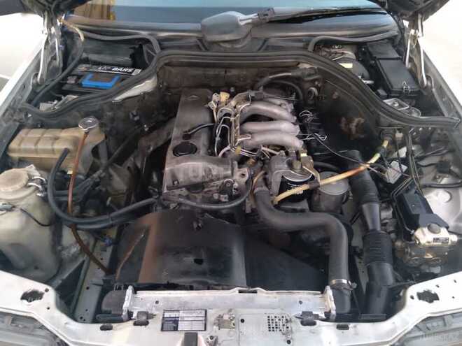 Mercedes E 200 1990, 255,600 km - 2.0 l - Bakı