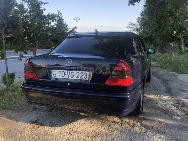 Mercedes C 200 1997, 215,000 km - 2.0 l - Bakı