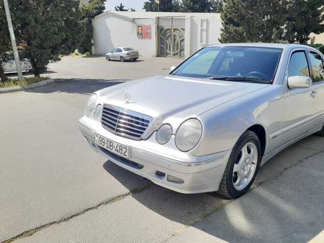 Mercedes E 220 2001, 330,000 km - 2.2 l - Yevlax