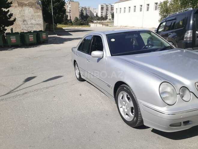 Mercedes E 220 2001, 330,000 km - 2.2 l - Yevlax