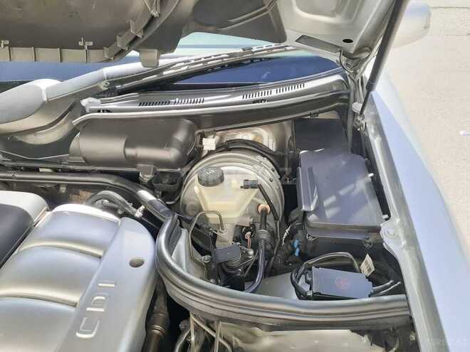 Mercedes E 220 2001, 330,000 km - 2.2 l - Yevlax