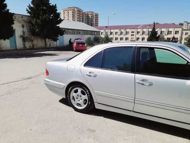 Mercedes E 220 2001, 330,000 km - 2.2 l - Yevlax