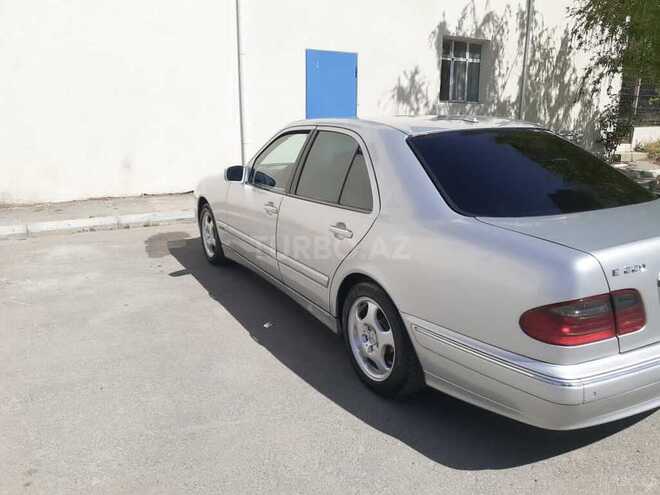 Mercedes E 220 2001, 330,000 km - 2.2 l - Yevlax