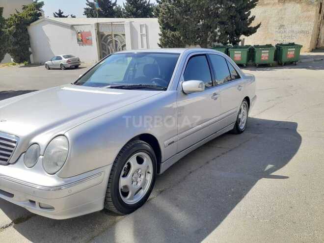 Mercedes E 220 2001, 330,000 km - 2.2 l - Yevlax