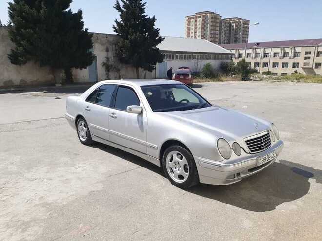 Mercedes E 220 2001, 330,000 km - 2.2 l - Yevlax