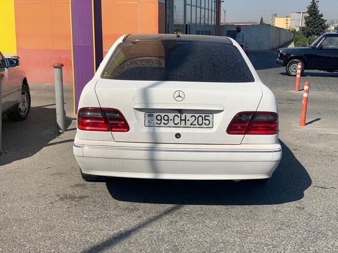 Mercedes E 220 2000, 395,000 km - 2.2 l - Bakı