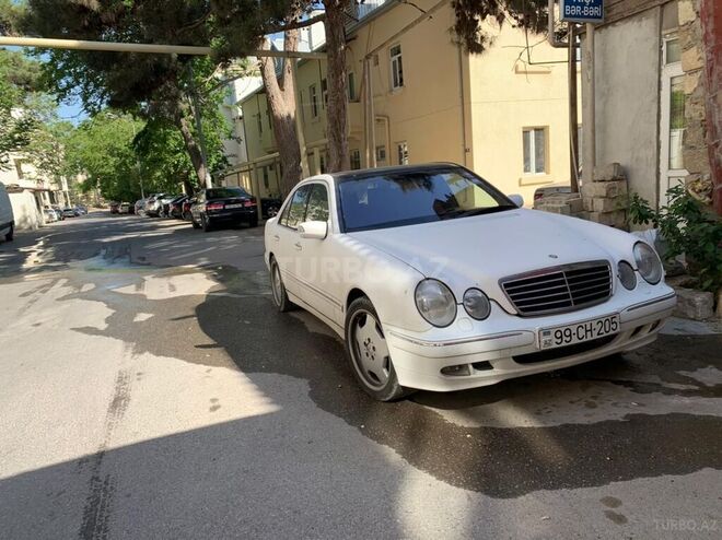Mercedes E 220 2000, 395,000 km - 2.2 l - Bakı