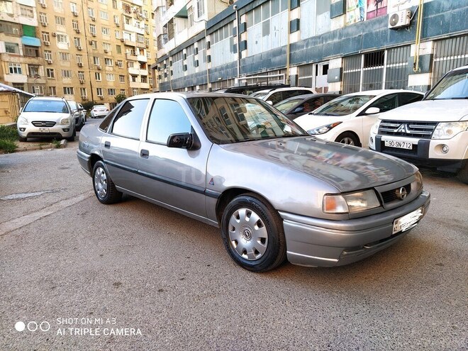 Opel Vectra 1994, 235,000 km - 1.6 l - Bakı