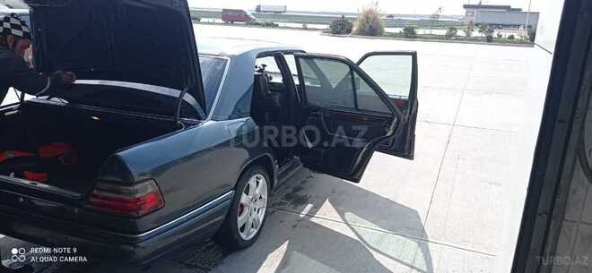 Mercedes E 220 1993, 330,000 km - 2.2 л - Bakı
