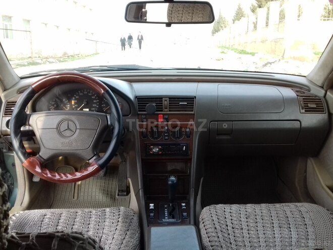 Mercedes C 250 1993, 431,500 km - 2.5 l - Bakı