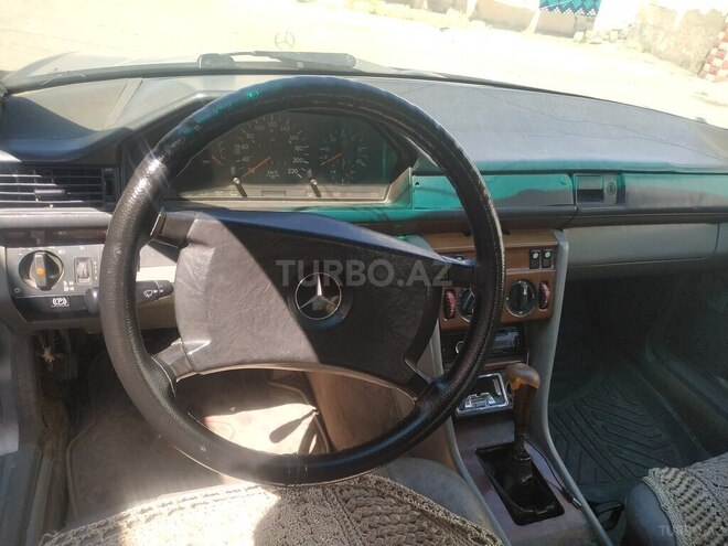 Mercedes E 200 1989, 412,000 km - 2.0 л - Bakı