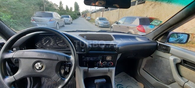 BMW 525 1990, 330,000 km - 2.5 l - Bakı