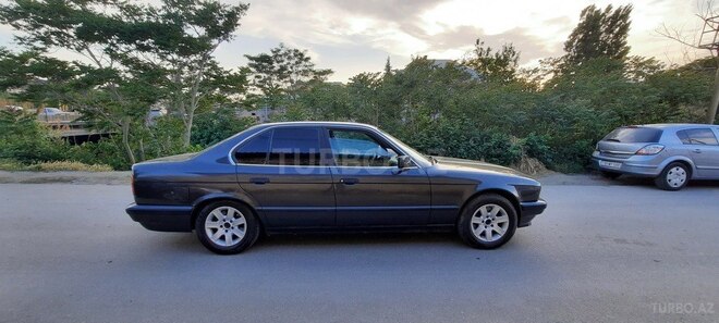 BMW 525 1990, 330,000 km - 2.5 l - Bakı