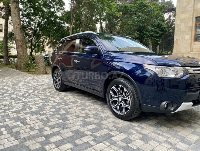 Mitsubishi Outlander 2015, 100,200 km - 2.4 l - Bakı