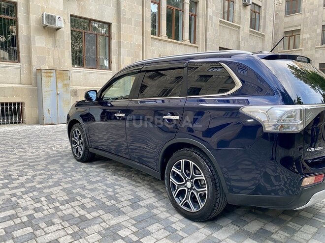 Mitsubishi Outlander 2015, 100,200 km - 2.4 l - Bakı