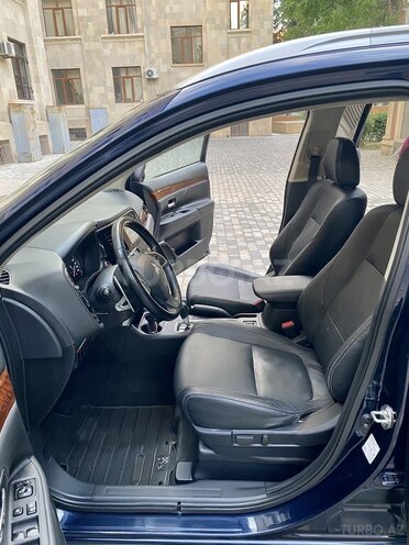 Mitsubishi Outlander 2015, 100,200 km - 2.4 l - Bakı