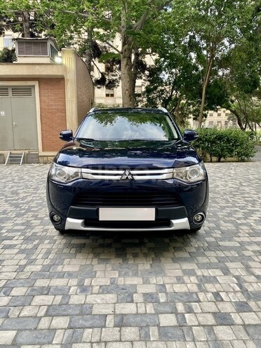 Mitsubishi Outlander 2015, 100,200 km - 2.4 l - Bakı