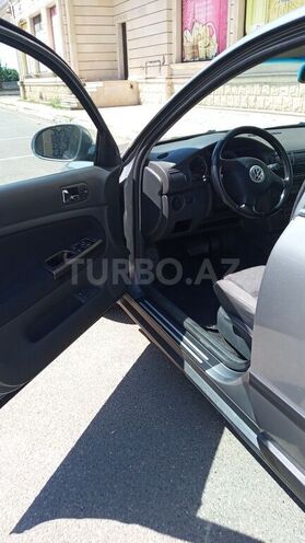 Volkswagen Passat 2004, 308,000 km - 1.8 l - Ucar