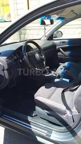 Volkswagen Passat 2004, 308,000 km - 1.8 l - Ucar