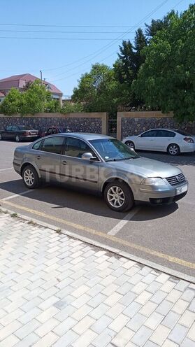 Volkswagen Passat 2004, 308,000 km - 1.8 l - Ucar