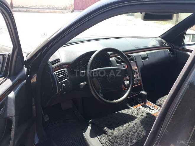 Mercedes E 230 1997, 218,000 km - 2.3 l - Sumqayıt
