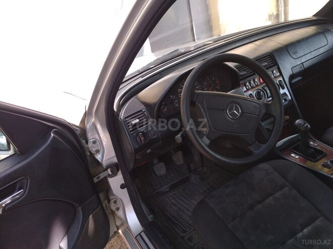 Mercedes C 200 1998, 500,000 km - 2.0 l - Göygöl