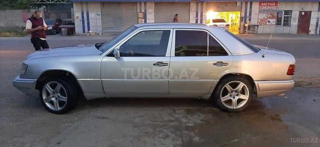 Mercedes E 260 1991, 370,000 km - 2.6 l - Bakı