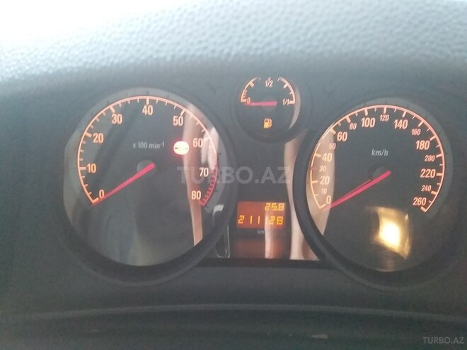 Opel Astra 2009, 211,128 km - 1.4 l - Yevlax