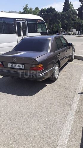 Mercedes E 200 1993, 444,649 km - 2.0 л - Gəncə