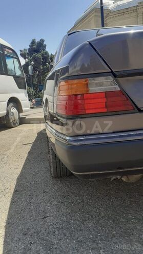Mercedes E 200 1993, 444,649 km - 2.0 л - Gəncə