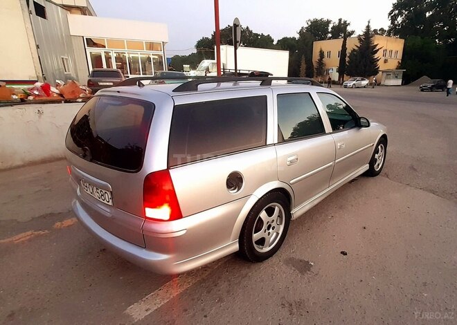 Opel Vectra 2000, 340,000 km - 1.8 l - Qusar