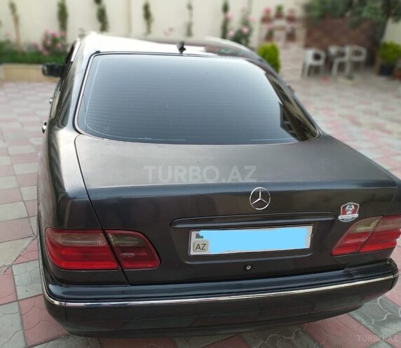 Mercedes E 200 2000, 262,500 km - 2.0 l - Bakı