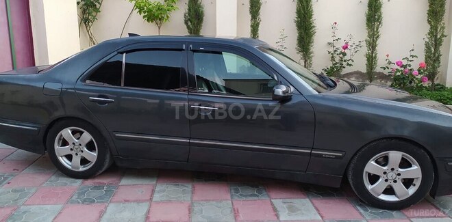 Mercedes E 200 2000, 262,500 km - 2.0 l - Bakı