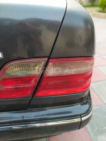 Mercedes E 200 2000, 262,500 km - 2.0 l - Bakı