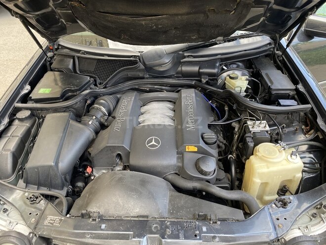 Mercedes E 240 1997, 256,858 km - 2.4 l - Gəncə