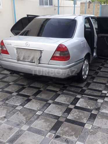 Mercedes C 220 1995, 180,436 km - 2.2 l - Ağcabədi