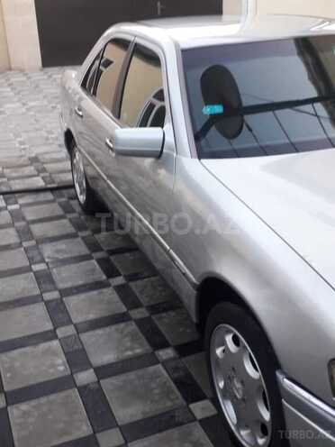 Mercedes C 220 1995, 180,436 km - 2.2 l - Ağcabədi