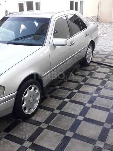 Mercedes C 220 1995, 180,436 km - 2.2 l - Ağcabədi