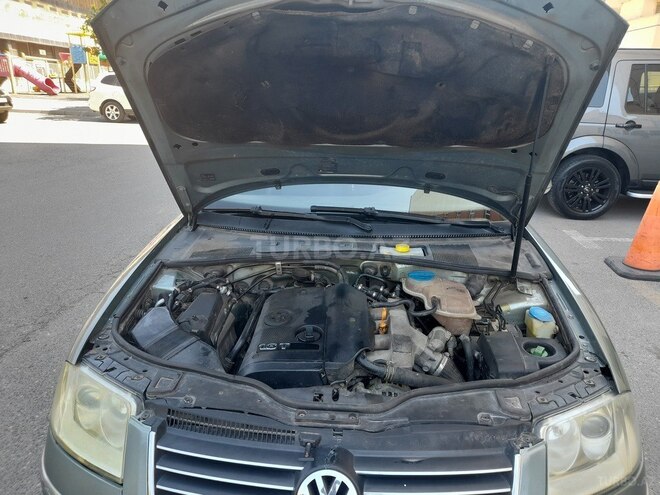Volkswagen Passat 2004, 218,566 km - 1.8 л - Bakı